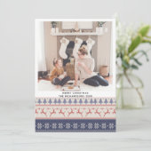 Modern Blue Nordic Sweater Flying Reindeer Pattern Feestdagenkaart (Staand voorkant)