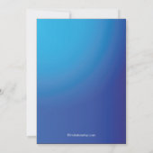 Modern Blue Ombre Garland Cross Boy Communion Kaart (Achterkant)