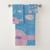 Modern Blue Roze en Paarse Floral Tulip Bad Handdoek (Insitu)