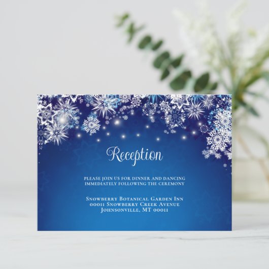 Modern Blue Sparkle Snowflake Wedding Informatiekaartje (Staand voorkant)