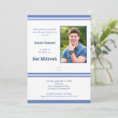 Modern Blue Stripe Bar Mitzvah Fotouitnodiging Kaart (Staand voorkant)