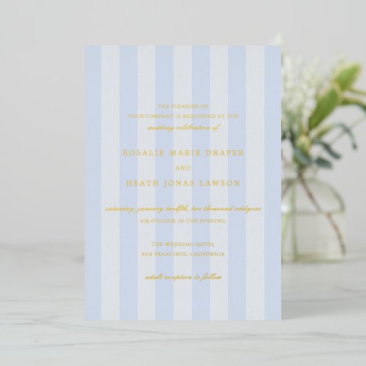 Modern Blue Stripes Elegant Wedding Folie Uitnodiging (Staand Voorkant)
