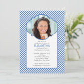 Modern Blue Stripes Photo Afstuderen Invitation Kaart (Staand voorkant)