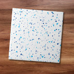 Modern Blue Terrazzo patroonkeramische Tegel Tegeltje<br><div class="desc">Deze keramische tegel heeft een faux terrazzo-patroon met kleine vlekken in blauwe tinten op een witte achtergrond. Pas het met uw eigen kleuren aan door op Edit ontwerp te klikken.</div>
