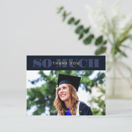 Modern Blue Typografie Foto Afstuderen Hartelijk d Briefkaart (Staand voorkant)