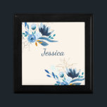 Modern Blue Waterverf Floral op maat Cadeaudoosje<br><div class="desc">Mooie en stijlvolle waterverf bloemen schilderen in blauw en goud,  gepersonaliseerd met jouw naam.</div>