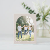 Modern Blush Arch Joyful Merry Kerstmis Feestdagenkaart (Staand voorkant)