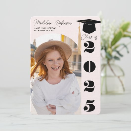 Modern Blush en Black 4 foto's Afstuderen Kaart (Staand voorkant)