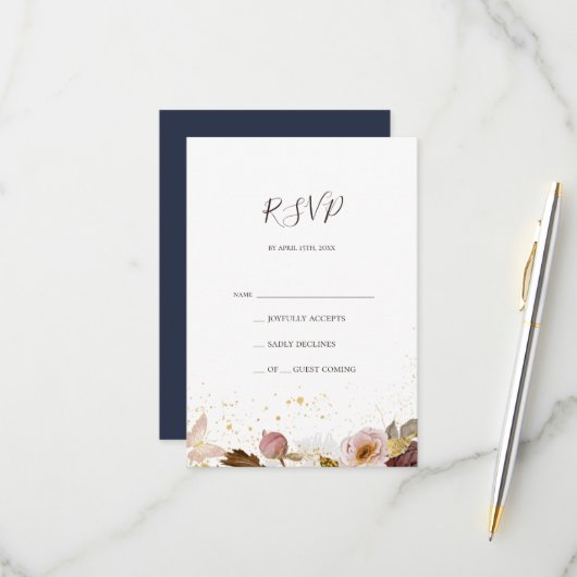 Modern Blush Floral | Navy RSVP-kaart RSVP Kaartje (Voorkant / Achterkant in situ)