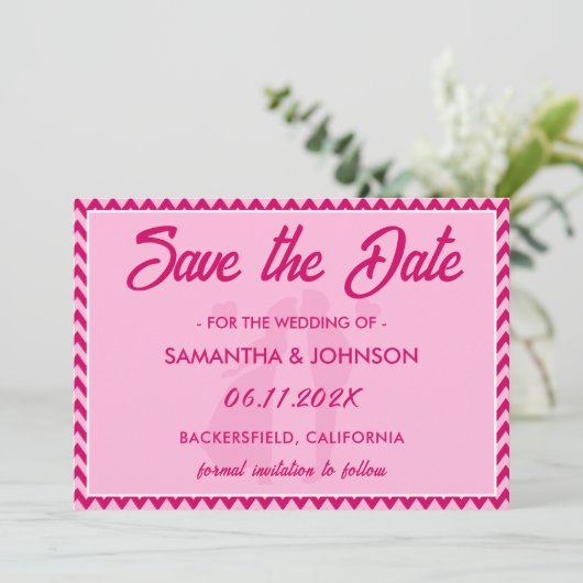 Modern Blush Pink Chevron Stripe QR Code Save The Date (Staand voorkant)