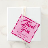 Modern Blush Pink Chevron Stripe Wedding Bedankjes Labels (In situ)