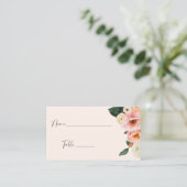 Modern Blush Pink Floral Wedding Plaatskaartje (Staand voorkant)