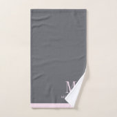 Modern Blush Pink Monogram Grijs Bad Handdoek (Handdoek)