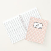 Modern Blush Quatrefoil patroon gepersonaliseerd Notitieboek (Binnen)