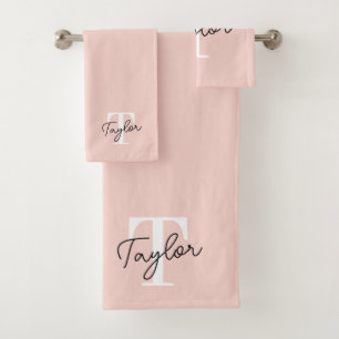 Modern Blush Roze Monogram Naam Vrouwelijk Script Bad Handdoek
