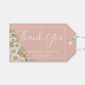 Modern Blush & White Daisies Wedding Cadeaulabel (Voorkant (Horizontaal))