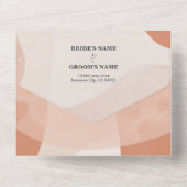 Modern Bohemian Terracotta Abstracte bruiloft All In One Uitnodiging (Achterkant)