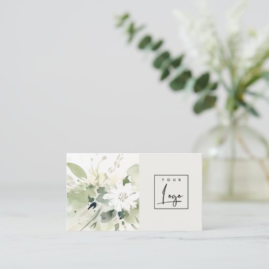 Modern Boho Abstract Groen Wit Bloemen Logo Visitekaartje (Staand voorkant)