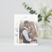 Modern Boho Arch QR Code Photo Save the Date Uitnodiging Briefkaart (Staand voorkant)