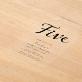 Modern Boho Black Script Eenvoudige 5e verjaardag Acryl Uitnodigingen (Laagn)