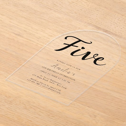 Modern Boho Black Script Eenvoudige 5e verjaardag Acryl Uitnodigingen (Laagn)