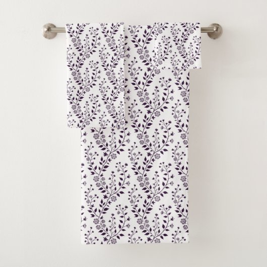 Modern Boho Floral Pattern Plum White Bad Handdoek (Insitu)