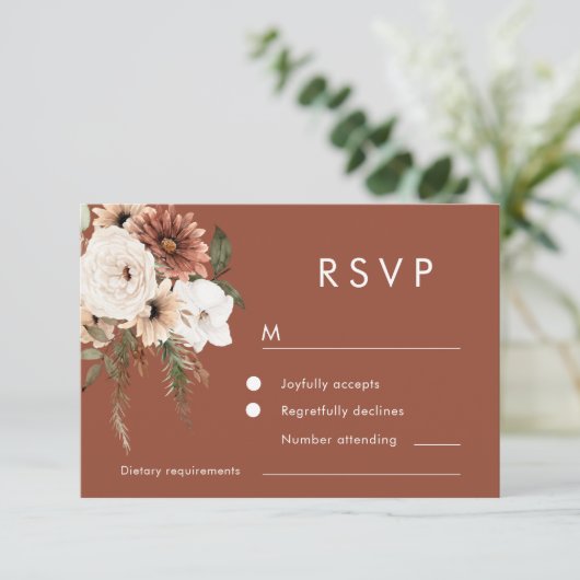 Modern Boho Flowers Terracotta Wedding RSVP Kaartje (Staand voorkant)