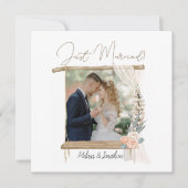 Modern Boho Roze Elegante Bloem Just Married Feestdagenkaart (Voorkant)