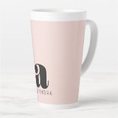 Modern Bold Blush Roze Monogram Naam Latte Mok (Rechterhoek)