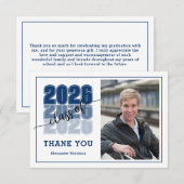 Modern Bold Class 2026 Navy Blue Graduation Bedankkaart (Voorkant / Achterkant)