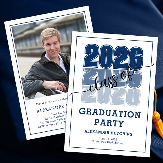 Modern Bold Class 2026 Navy Blue Graduation Party Kaart