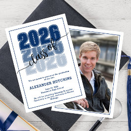 Modern Bold Class of 2026 Navy Blue Graduation Aankondiging