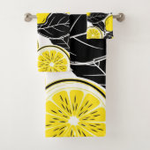 Modern Bold Lemon & Black Leaves  Seamless Pattern Bad Handdoek (Insitu)