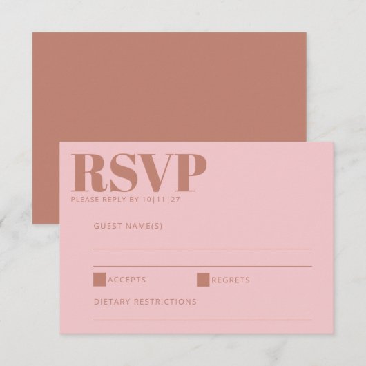 Modern Bold Lettering Terracotta Pink Wedding RSVP Kaartje (Voorkant / Achterkant)