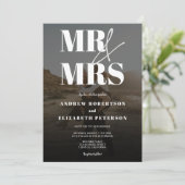 Modern bold Mr Mrs script zwarte foto bruiloft Kaart (Staand voorkant)