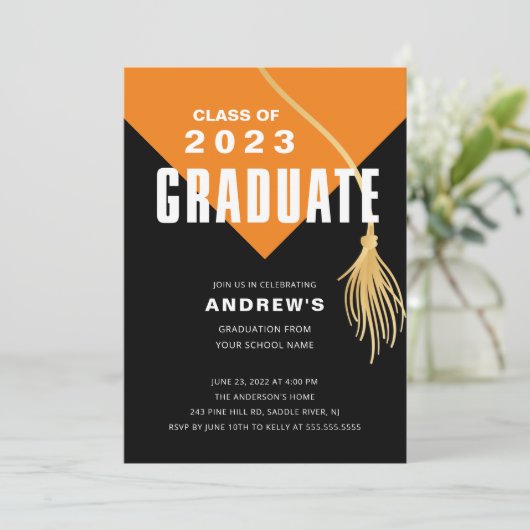 Modern Bold Oranje Pet Afstuderen Kaart (Staand voorkant)