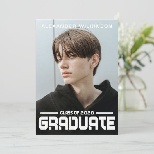Modern Bold Script Black White Guy Photo Afstudeer Kaart (Staand voorkant)