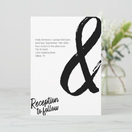 Modern Bold Script Black White "&" Photo Weddensch Kaart (Staand voorkant)