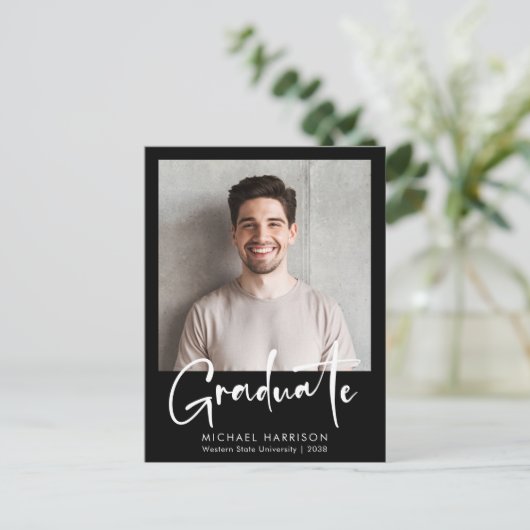 Modern Bold Script Photo Black Afstuderen Aankondigingskaart (Staand voorkant)