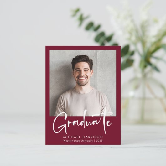 Modern Bold Script Photo Burgundy Afstuderen Aankondigingskaart (Staand voorkant)