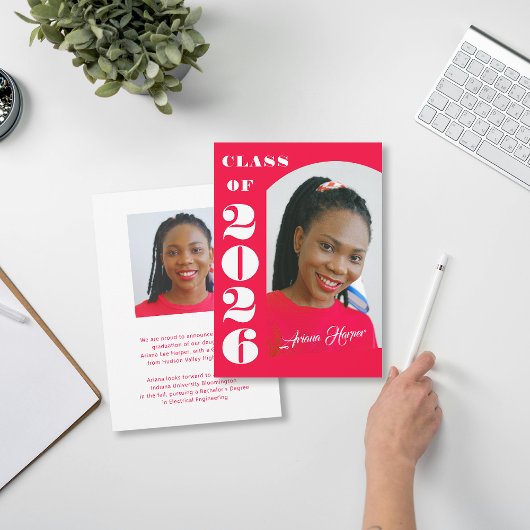 Modern Bold Script Pink Graduation Announcement Kaart