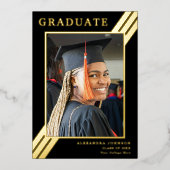 Modern Bold Stripes Afstudeerder Foto Zwart en Gou Folie Uitnodiging (Voorkant)