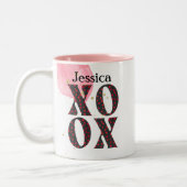 Modern Bold XOXO Happy Valentines Day Gift Tweekleurige Koffiemok (Links)