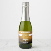 Modern Bold Zwart Gouden Boog Huwelijk Sparkling Wijnetiket (Voorkant)