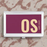 Modern Bourgogne Monogram Professioneel Vrouwelijk Visitekaarthouder<br><div class="desc">Dit visitekaartjes hoesje is gemaakt van echt leder en heeft een klassieke bordeaux kleur. Het monogram ontwerp voegt een luxe touch toe en het hoesje is ontworpen voor maximaal 10 visitekaartjes. Het hoesje bevat ook een metalen sluiting om een veilige sluiting te garanderen.</div>