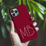 Modern Bourgondisch Monogram Initialen Hedendaags iPhone 16 Pro Max Hoesje<br><div class="desc">Modern Bourgondisch Monogram Initialen Contemporary Phone 16 Pro Max Hoesjes is voorzien van een op maat gemaakte monogram in moderne script typografie. Perfect voor familie en vrienden voor verjaardagen,  kerst,  feestdagen,  Moederdag,  Vaderdag en meer. Ontworpen door ©2024 Evco Feestdagen www.zazzle.com/store/evcoholidays</div>