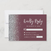 Modern Bourgondisch Zilver Glitter Edge Script RSVP Kaartje (Voorkant)