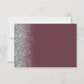 Modern Bourgondisch Zilver Glitter Edge Script RSVP Kaartje (Achterkant)