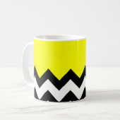 Modern Bright Geel met zwart en wit Chevron Koffiemok (Voorkant links)