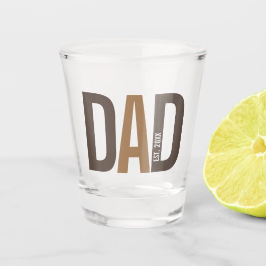 Modern Brown persoonlijke vader opgericht Shot Glas (Voorkant)